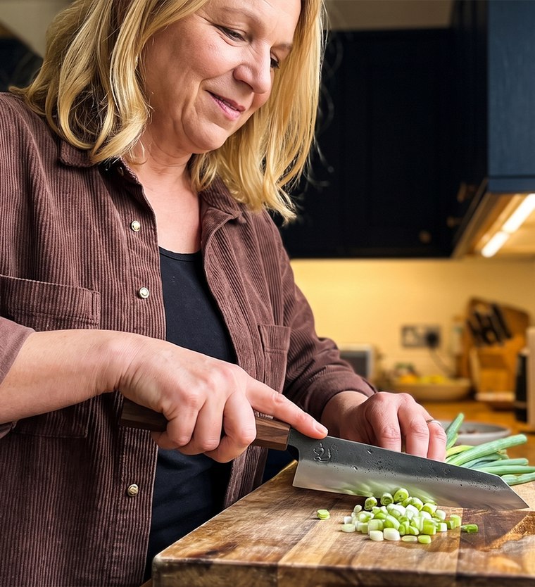 Customer with Osantoku knife